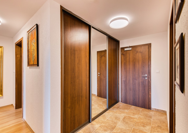 Prenájom 3 izbový apartmán, Hotel Residence Donovaly, garáž