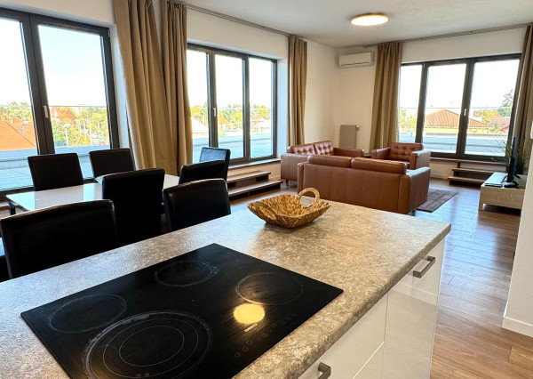 Prenájom 4izbový byt, terasa, dve parkovacie miesta, zariadený