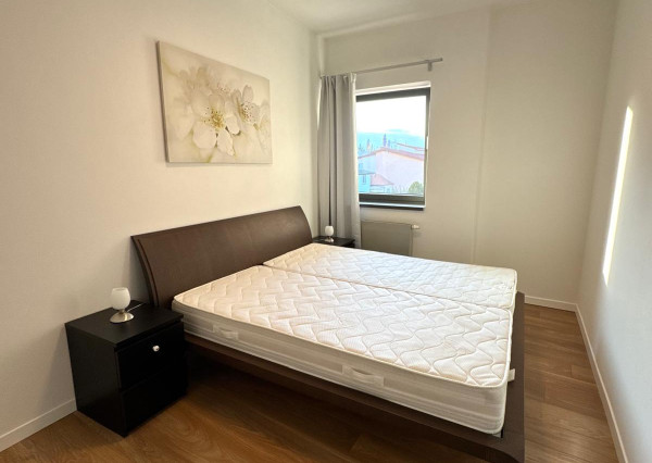 Prenájom 4izbový byt, terasa, dve parkovacie miesta, zariadený