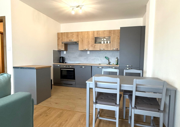 Prenájom čerstvo dokončený 2 izbový byt, novostavba, balkón