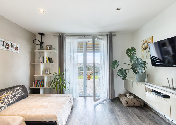 Predaj 4 izbový moderný rodinný dom, garáž, zariadený