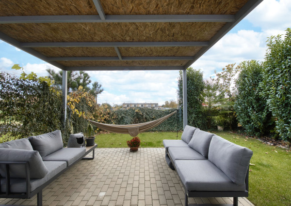 Predaj 4 izbový moderný rodinný dom, garáž, zariadený