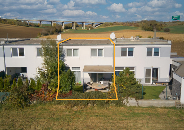 Predaj 4 izbový moderný rodinný dom, garáž, zariadený