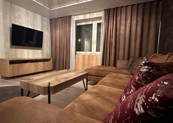 Prenájom nadštandardný 2 izbový byt, terasa, Staré mesto