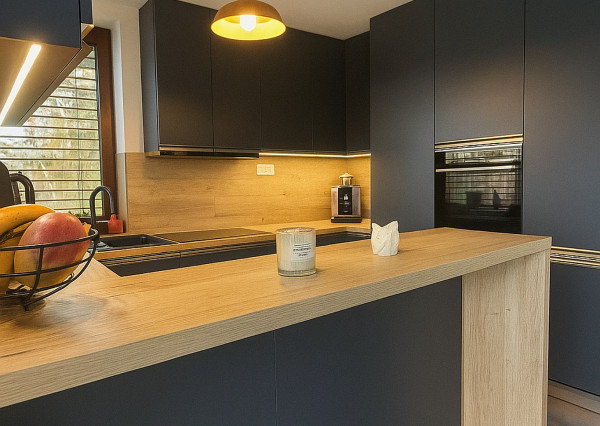 Predaj krásny zariadený 4 izbový rodinný dom, bazén, 760m2 pozemok