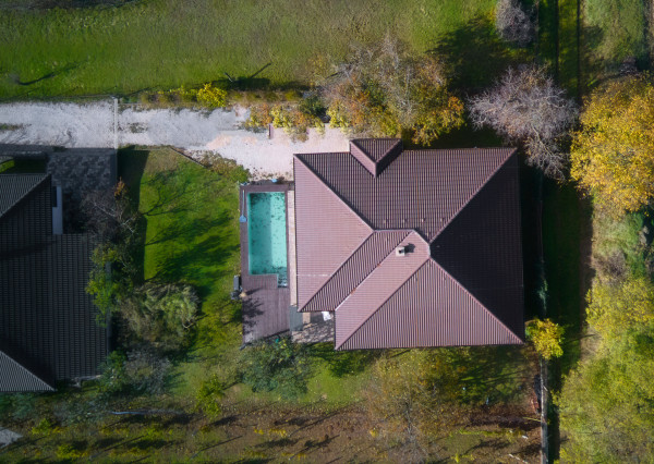 Predaj krásny zariadený 4 izbový rodinný dom, bazén, 760m2 pozemok