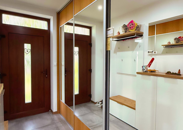 Predaj krásny zariadený 4 izbový rodinný dom, bazén, 760m2 pozemok