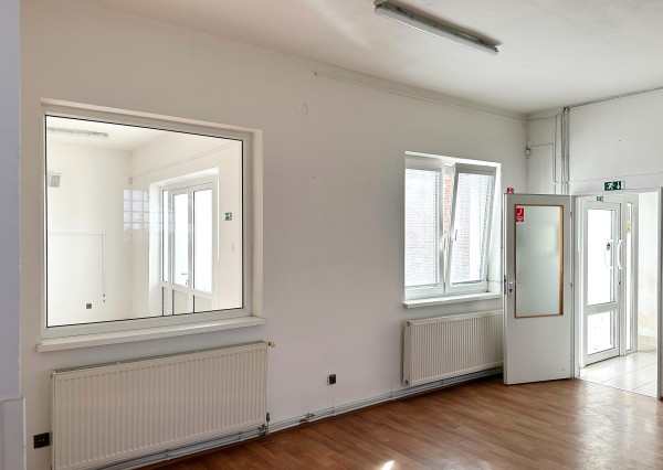 Prenájom obchodné/kancelárske priestory, Staré Mesto, parkovanie