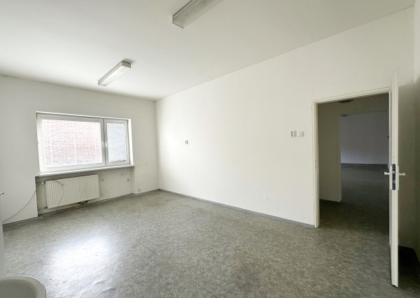 Prenájom obchodné/kancelárske priestory, Staré Mesto, parkovanie