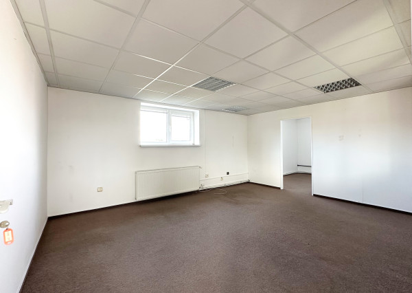 Prenájom obchodné/kancelárske priestory, Staré Mesto, parkovanie