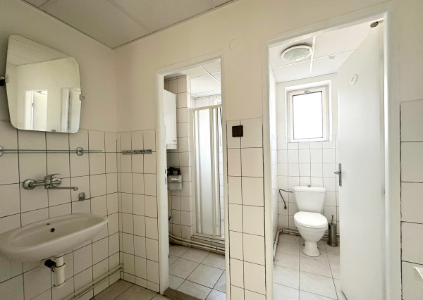 Prenájom obchodné/kancelárske priestory, Staré Mesto, parkovanie