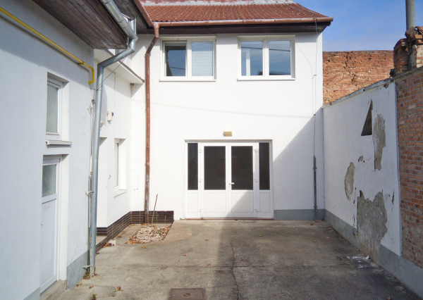 Prenájom obchodné/kancelárske priestory, Staré Mesto, parkovanie