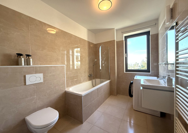 Prenájom 2 izbový byt, Zobor, veľká terasa, garáž, krásne výhľady