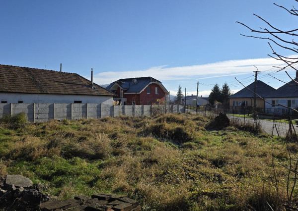 Predaj pozemok Čakajovce 7,4á