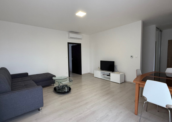 Prenájom veľký 2 izbový byt, terasa, garážové státie, Zobor