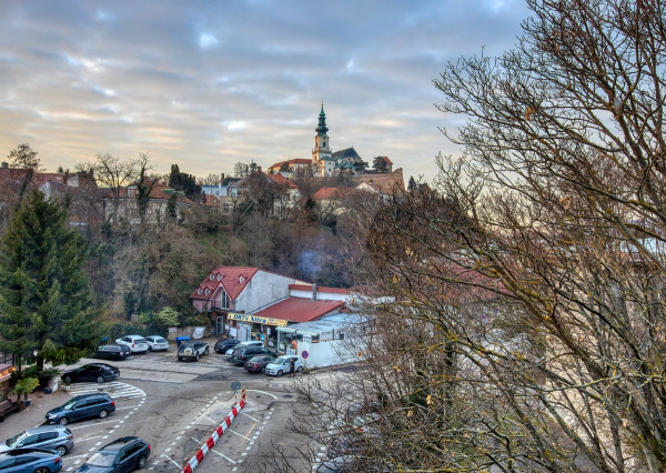 Predaj veľkometrážny 3 izbový byt, 2x kúpeľňa, 2x balkón, tehla