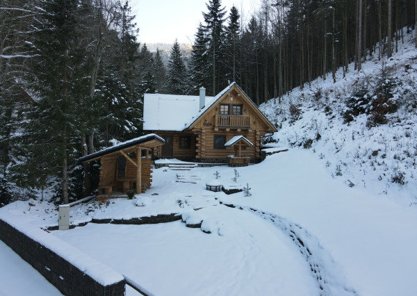Predaj 4 izbový zrub pri lese, 7,5á pozemok, Nízke Tatry, EXKLUZÍVNE!