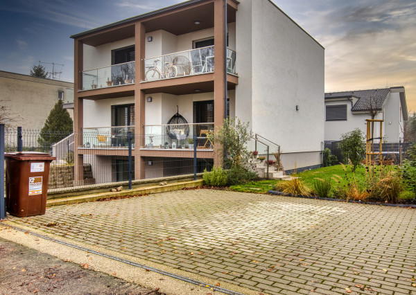 Prenájom krásny 3 izbový byt, parkovanie, záhrada, Podunajské Biskupice