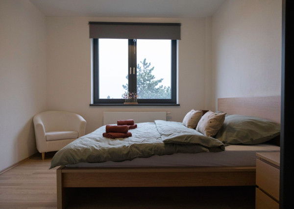 Prenájom 2 izbový byt, Zobor, veľká terasa, garáž, krásne výhľady