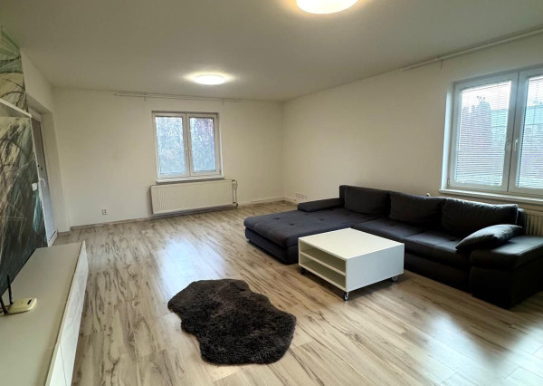 Prenájom 4 izbový rodinný dom, zariadený, Janíkovce, garáž