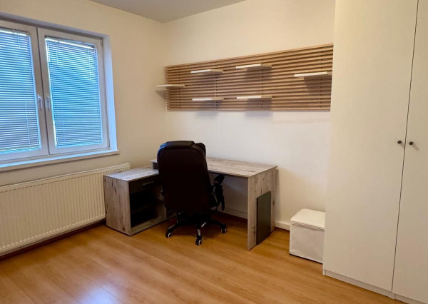 Prenájom 4 izbový rodinný dom, zariadený, Janíkovce, garáž