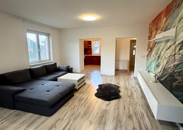 Prenájom 4 izbový rodinný dom, zariadený, Janíkovce, garáž