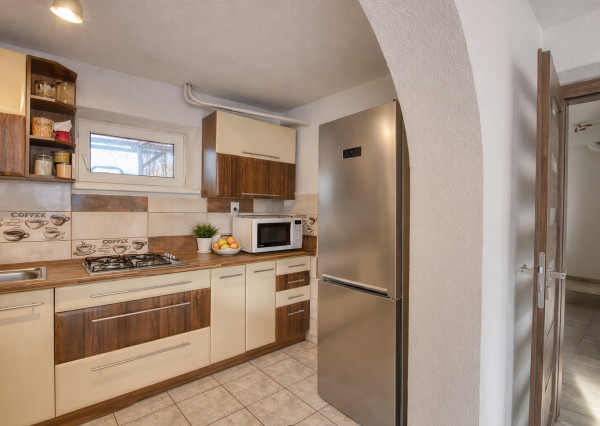 Predaj 4 izbový rodinný dom, zariadený, krásny 13á pozemok