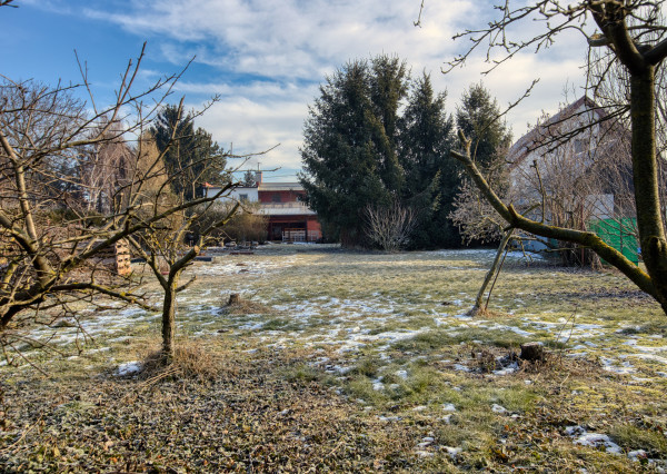 Predaj 4 izbový rodinný dom, zariadený, krásny 13á pozemok