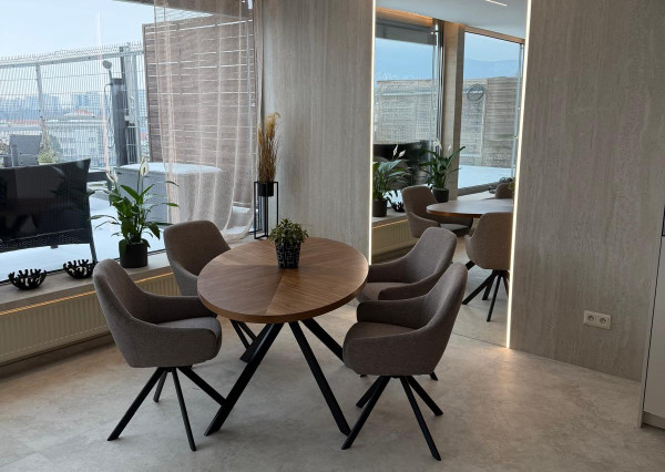 Prenájom luxusný apartmán v centre Nitry, terasa 70 m2