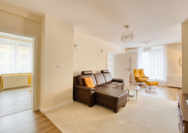 Predaj nadštandardný 3 izbový byt, centrum mesta, tehlová bytovka