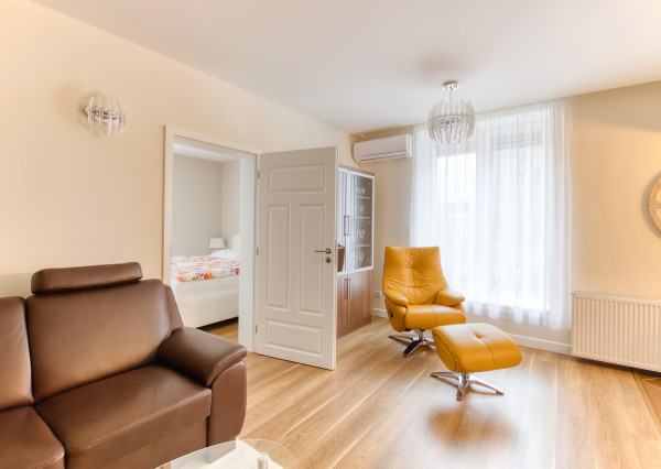 Predaj nadštandardný 3 izbový byt, centrum mesta, tehlová bytovka