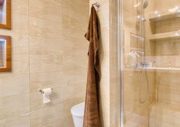 Predaj nadštandardný 3 izbový byt, centrum mesta, tehlová bytovka