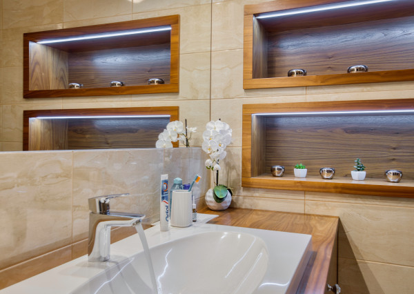 Predaj nadštandardný 3 izbový byt, centrum mesta, tehlová bytovka