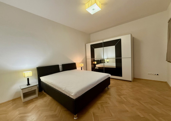 Prenájom veľkometrážny 2 izbový byt, staromestské bývanie, 78m2