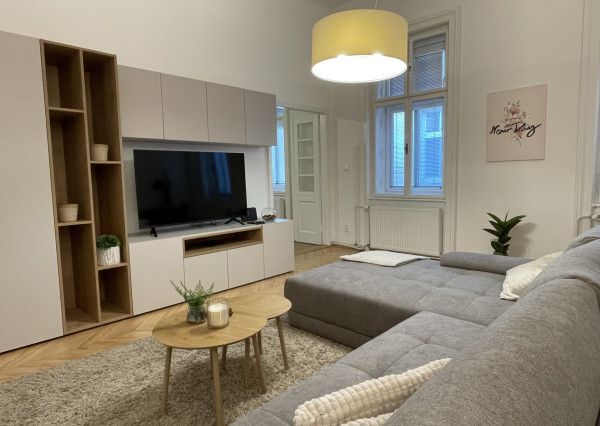 Prenájom 2.izbový byt v Historickom centre mesta NR