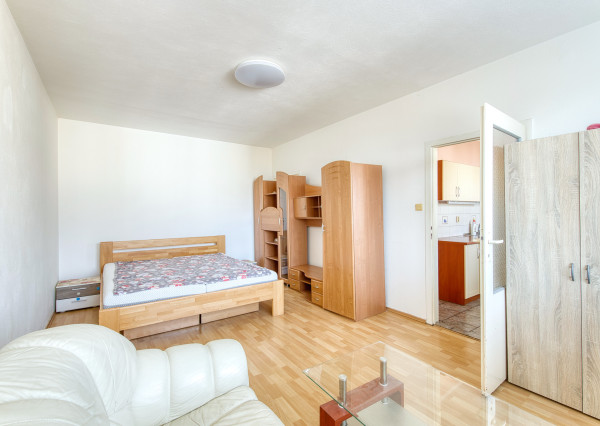 Predaj veľký 2 izbový byt, 69m2, Klokočina