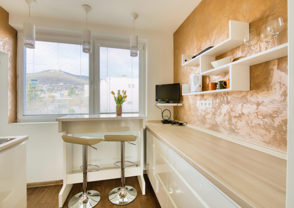 Predaj veľký 3 izbový byt, Zobor, tehla, loggia, krásne výhľady