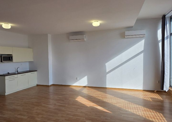 Prenájom kancelárske priestory, 110m2, parkovacie miesto, úplne centrum mesta.