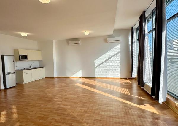 Prenájom kancelárske priestory, 110m2, parkovacie miesto, úplne centrum mesta.