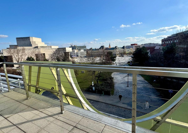 Prenájom kancelárske priestory, 110m2, parkovacie miesto, úplne centrum mesta.