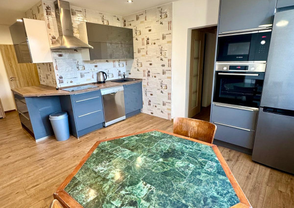 Prenájom 3 izb.byt Chrenová, balkón, zariadený.