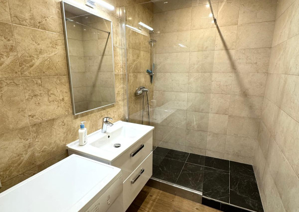 Prenájom 3 izb.byt Chrenová, balkón, zariadený.