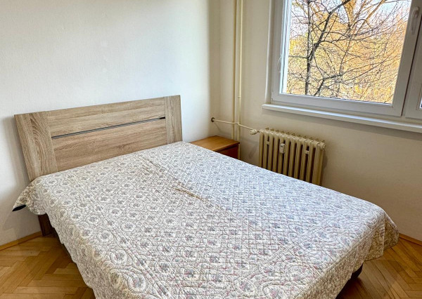 Prenájom 3 izb.byt Chrenová, balkón, zariadený.