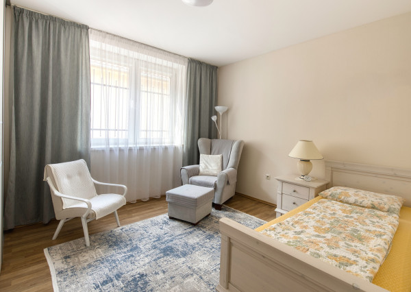 Predaj 4 izbový RD Senec, úplné centrum, bazén, EXKLUZÍVNE!