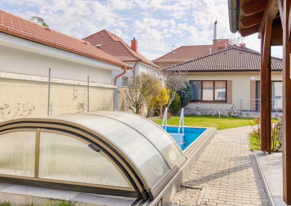 Predaj 4 izbový RD Senec, úplné centrum, bazén, EXKLUZÍVNE!