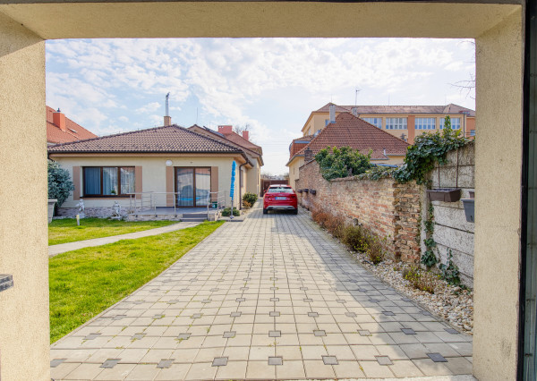 Predaj 4 izbový RD Senec, úplné centrum, bazén, EXKLUZÍVNE!