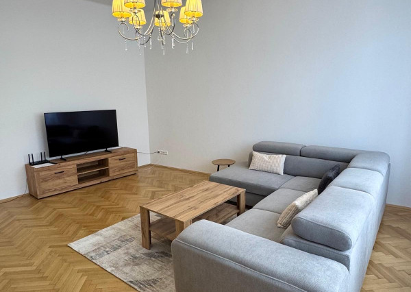 Prenájom veľkometrážny 2 izbový byt, staromestské bývanie, 78m2
