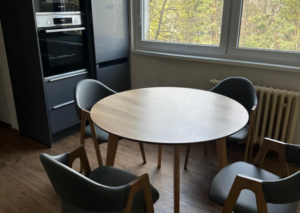 Prenájom 3 izb.byt Chrenová, balkón, zariadený.