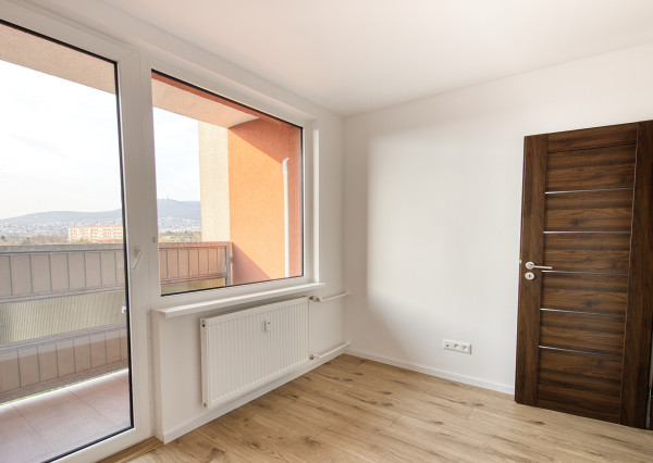 Predaj 3 izbový byt, balkón, Chrenová, kompl.rekonštrukcia