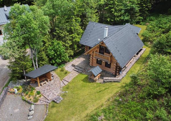 Predaj 4 izbový zrub pri lese, 7,5á pozemok, Nízke Tatry, EXKLUZÍVNE!